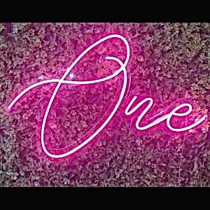 One Neon Yazı